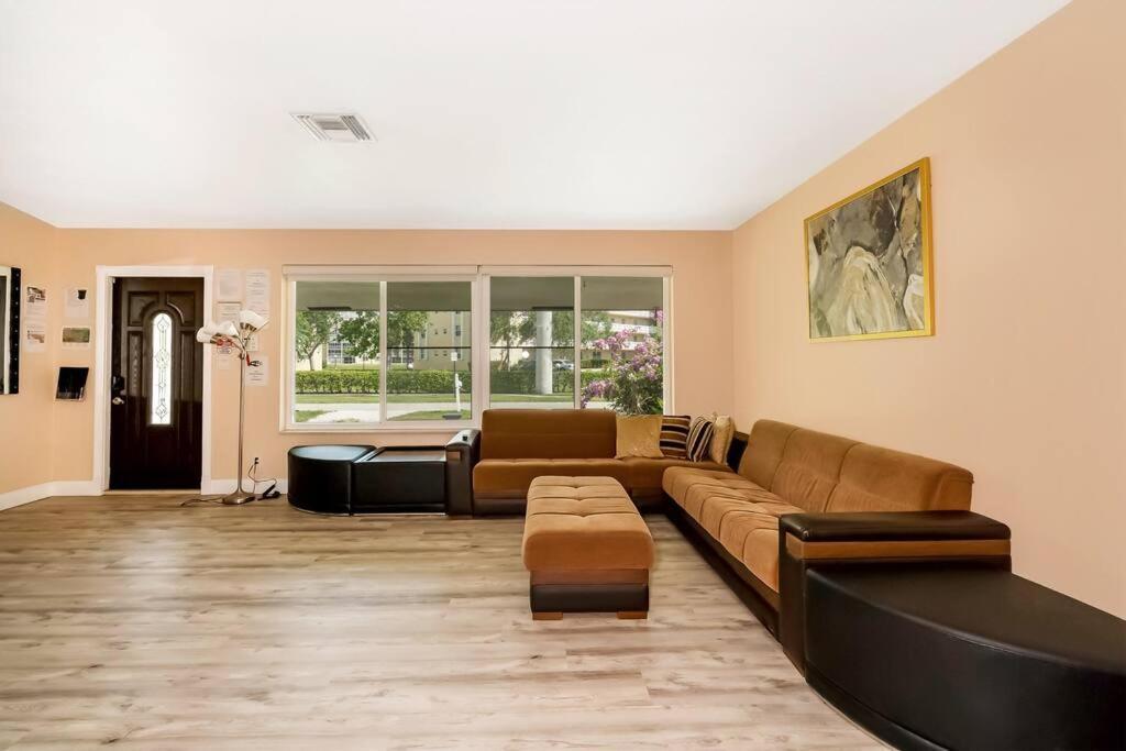 Tranquil Retreat With Heated Pool Minutes To The Beach Dania Beach Exterior foto